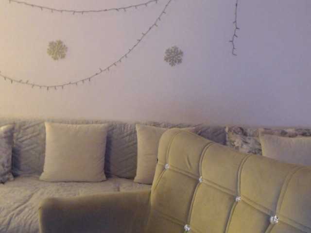 goodSnowQueen's BongaCams show and profile