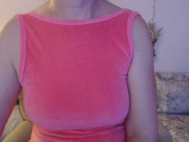 goodSnowQueen from BongaCams is Freechat