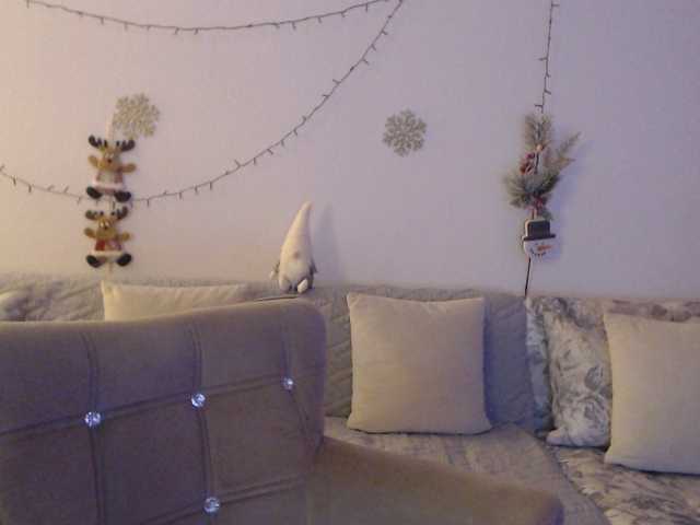 goodSnowQueen's BongaCams show and profile