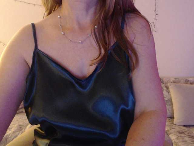 goodSnowQueen's BongaCams show and profile