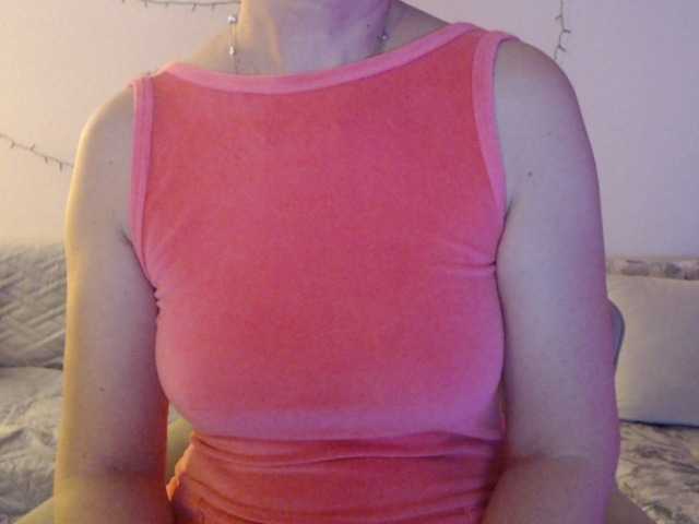 goodSnowQueen's BongaCams show and profile