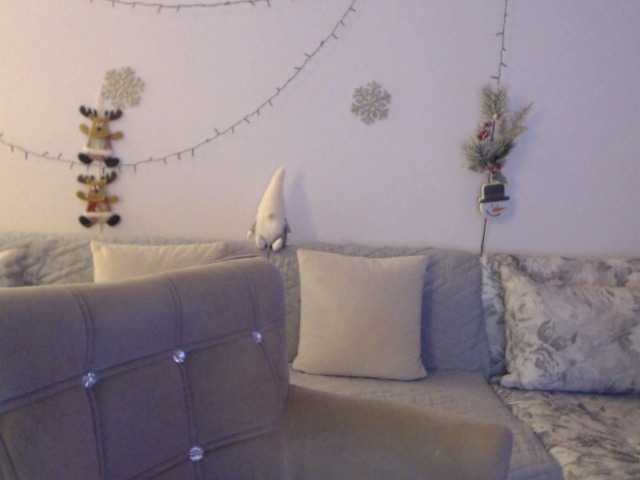 goodSnowQueen's BongaCams show and profile