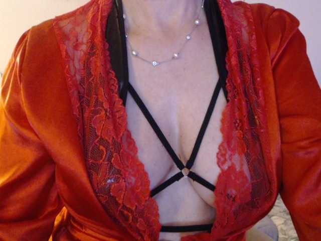 goodSnowQueen's BongaCams show and profile