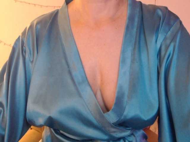 goodSnowQueen's BongaCams show and profile