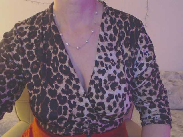 goodSnowQueen's BongaCams show and profile