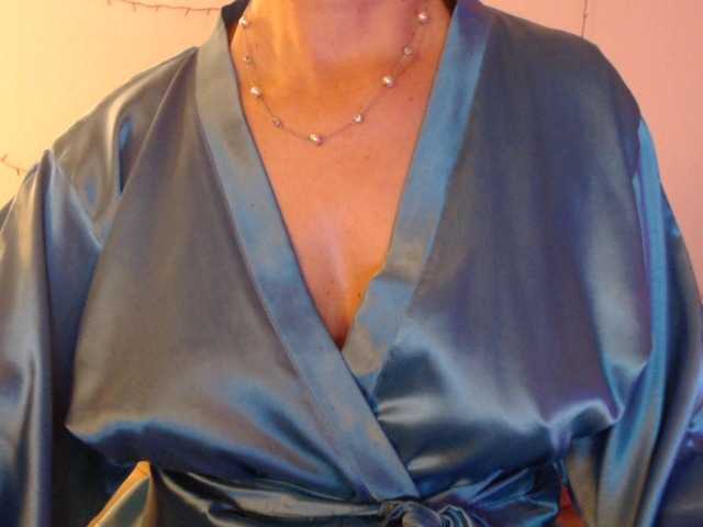 goodSnowQueen's BongaCams show and profile