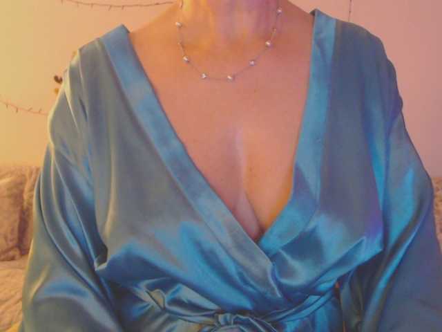 goodSnowQueen's BongaCams show and profile