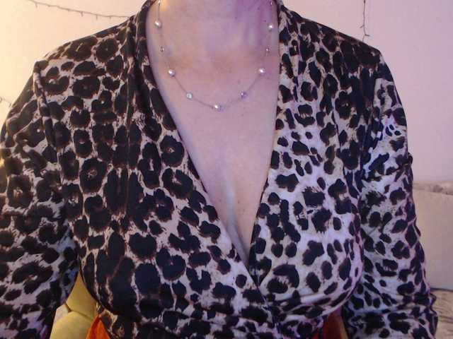 goodSnowQueen's BongaCams show and profile