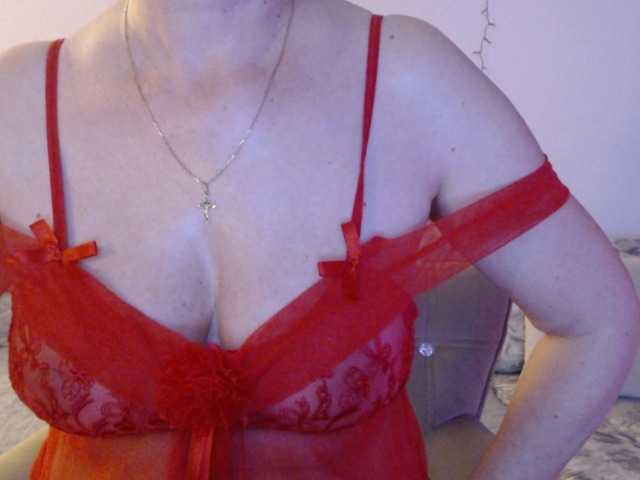 goodSnowQueen's BongaCams show and profile