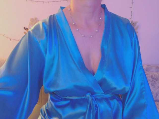 goodSnowQueen's BongaCams show and profile