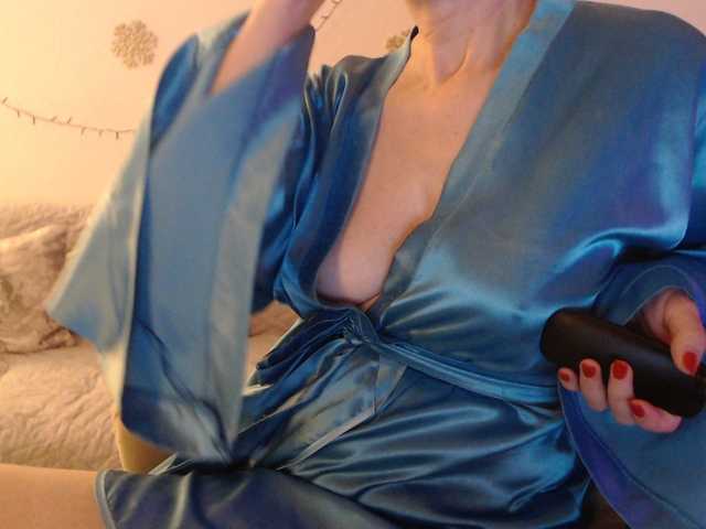 goodSnowQueen's BongaCams show and profile