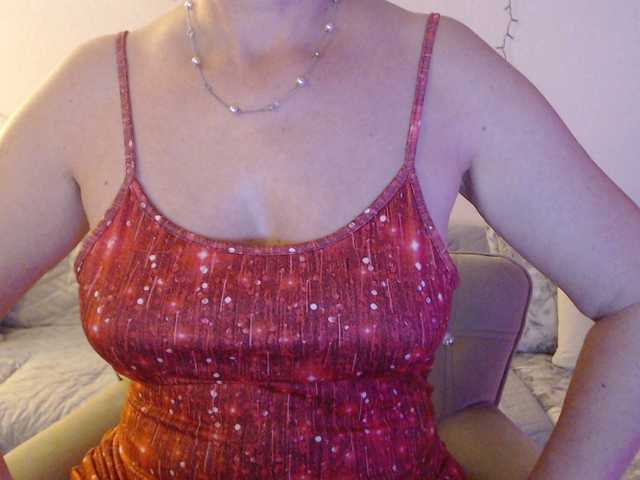 goodSnowQueen's BongaCams show and profile