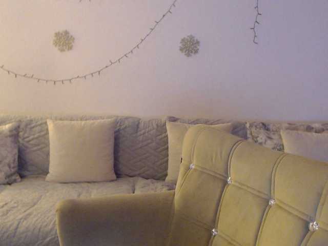 goodSnowQueen's BongaCams show and profile