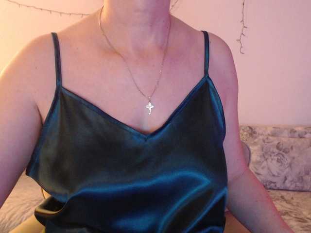 goodSnowQueen's BongaCams show and profile