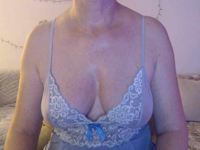 goodSnowQueen's BongaCams show and profile