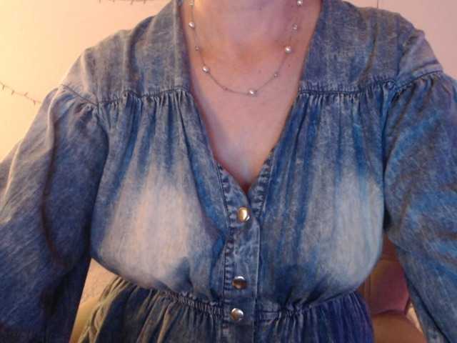 goodSnowQueen's BongaCams show and profile