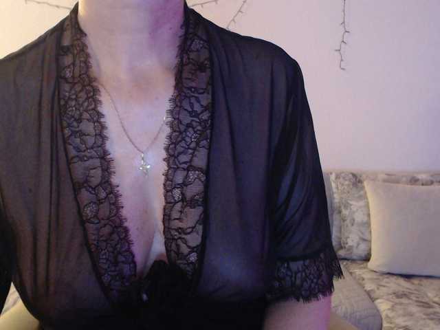 goodSnowQueen's BongaCams show and profile