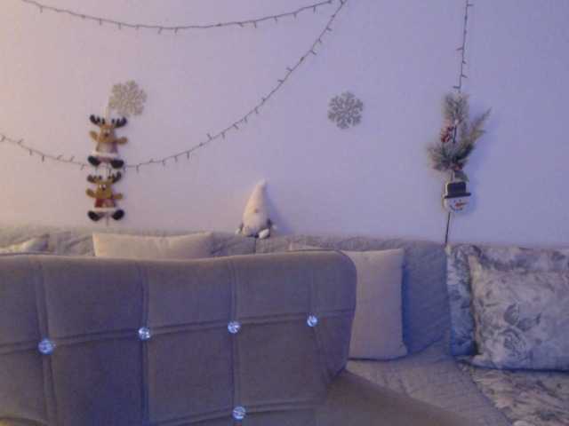 goodSnowQueen's BongaCams show and profile