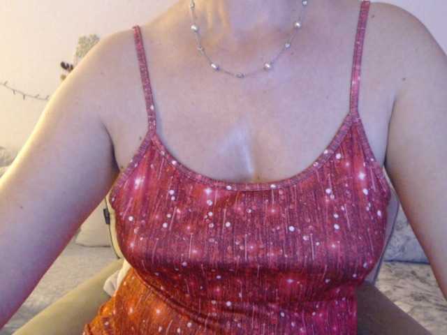 goodSnowQueen's BongaCams show and profile