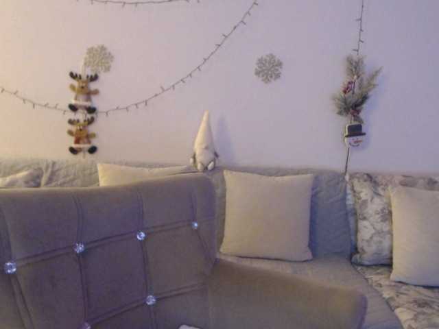 goodSnowQueen's BongaCams show and profile