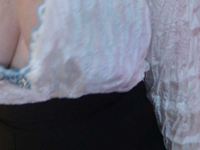 goodSnowQueen's BongaCams show and profile