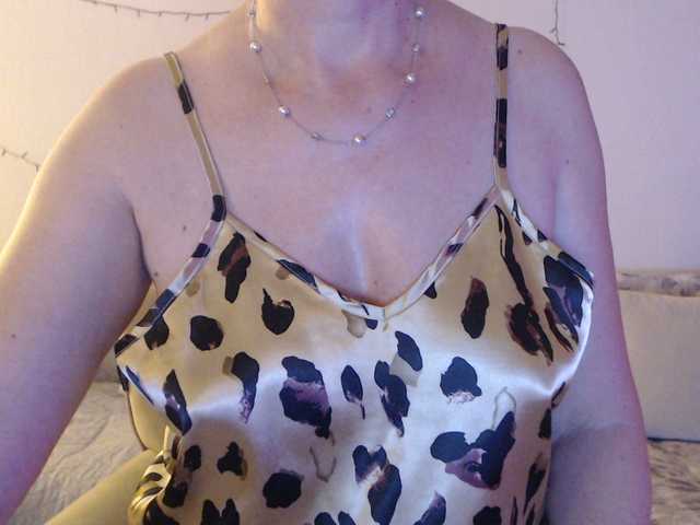 goodSnowQueen's BongaCams show and profile