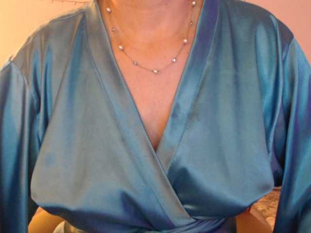 goodSnowQueen's BongaCams show and profile