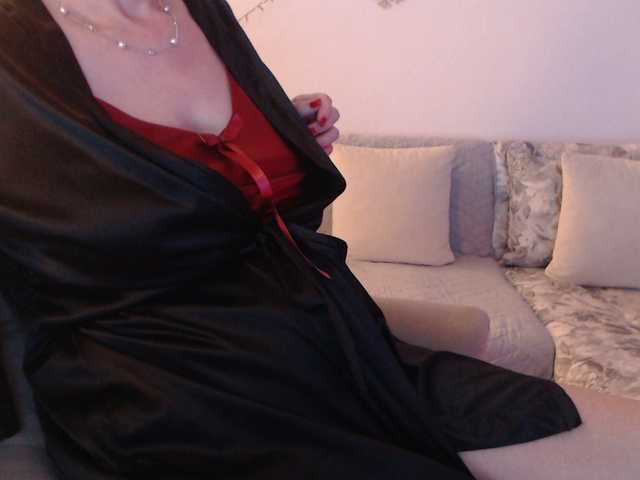 goodSnowQueen's BongaCams show and profile