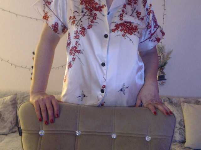 goodSnowQueen's BongaCams show and profile