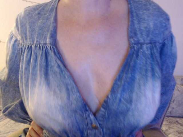 goodSnowQueen's BongaCams show and profile