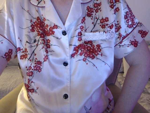 goodSnowQueen's BongaCams show and profile