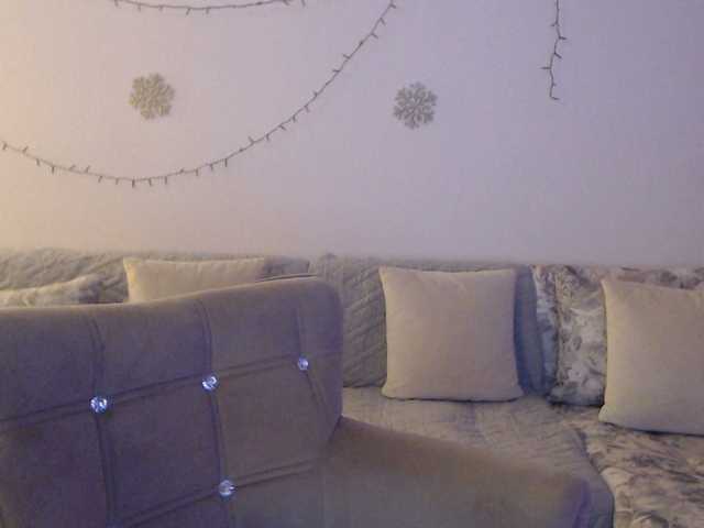 goodSnowQueen's BongaCams show and profile