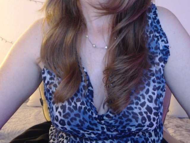 goodSnowQueen's BongaCams show and profile