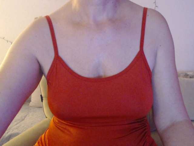 goodSnowQueen's BongaCams show and profile