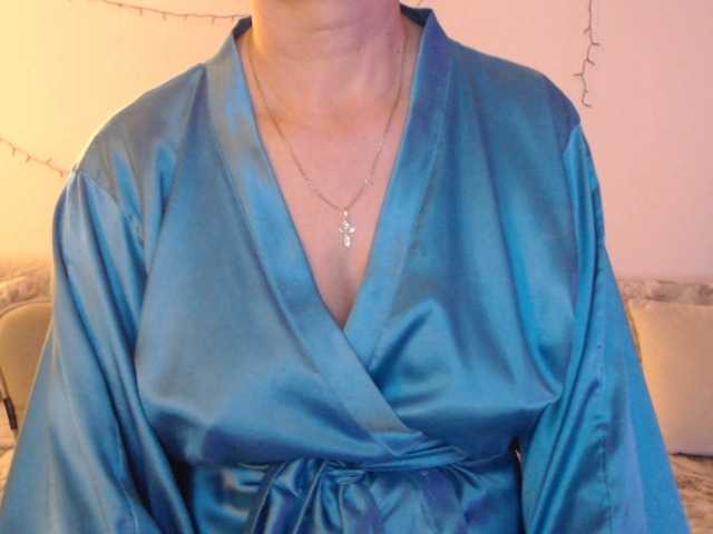 goodSnowQueen's BongaCams show and profile