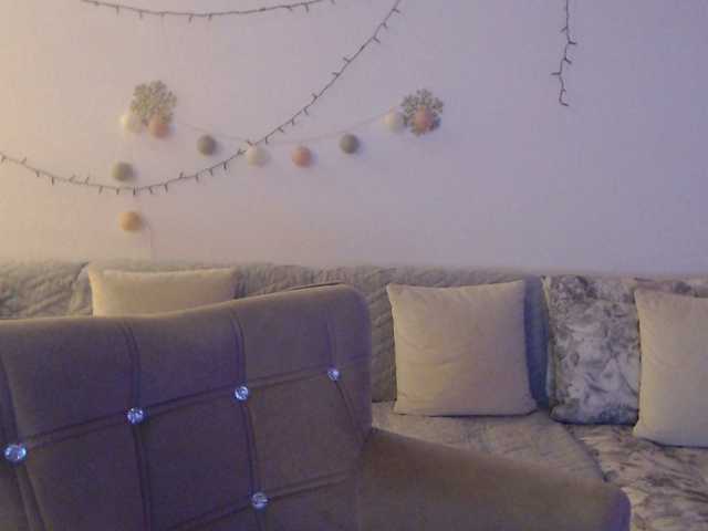 goodSnowQueen's BongaCams show and profile