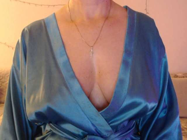 goodSnowQueen's BongaCams show and profile