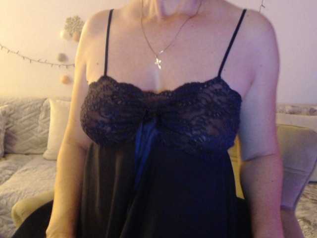 goodSnowQueen's BongaCams show and profile