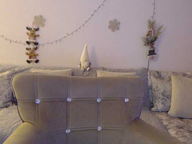 goodSnowQueen's BongaCams show and profile