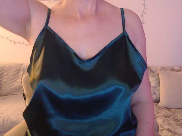 goodSnowQueen's BongaCams show and profile