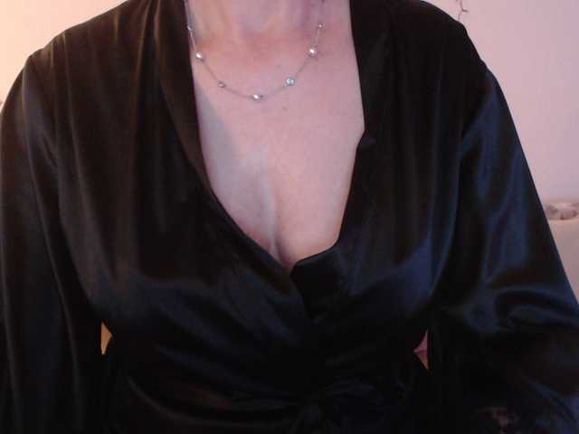 goodSnowQueen's BongaCams show and profile