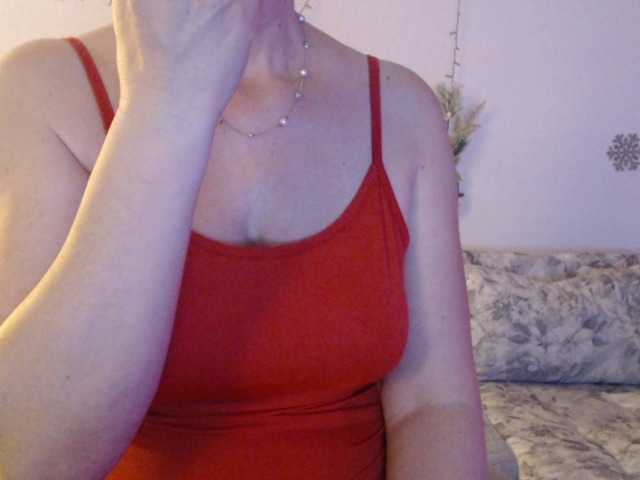 goodSnowQueen's BongaCams show and profile