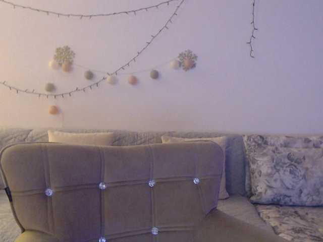 goodSnowQueen's BongaCams show and profile