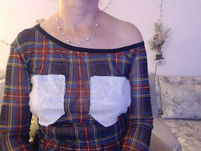 goodSnowQueen's BongaCams show and profile