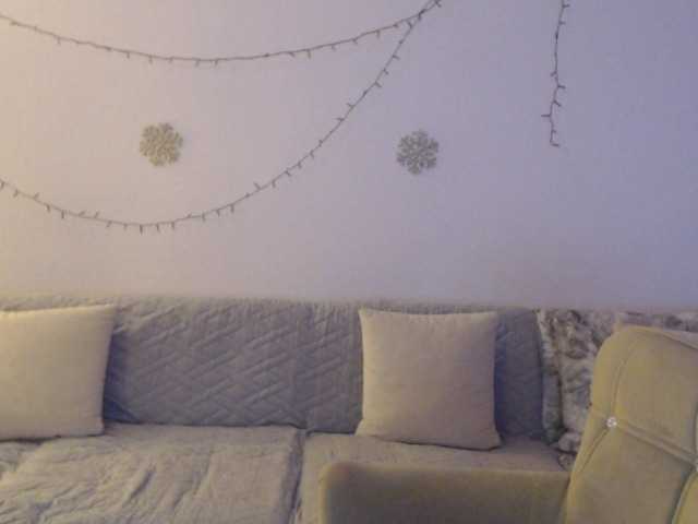 goodSnowQueen's BongaCams show and profile