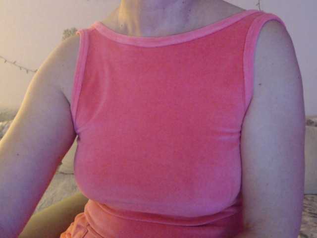 goodSnowQueen's BongaCams show and profile