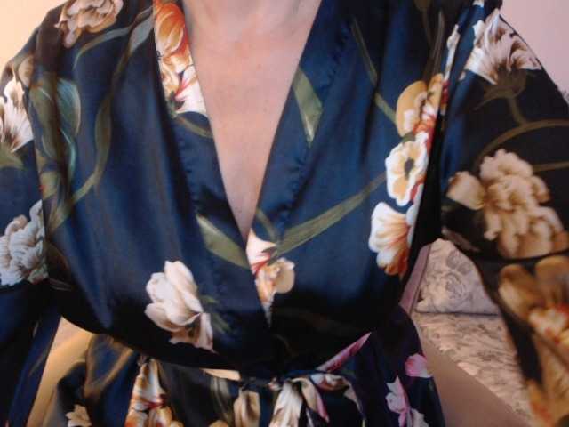 goodSnowQueen's BongaCams show and profile