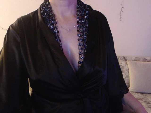 goodSnowQueen's BongaCams show and profile