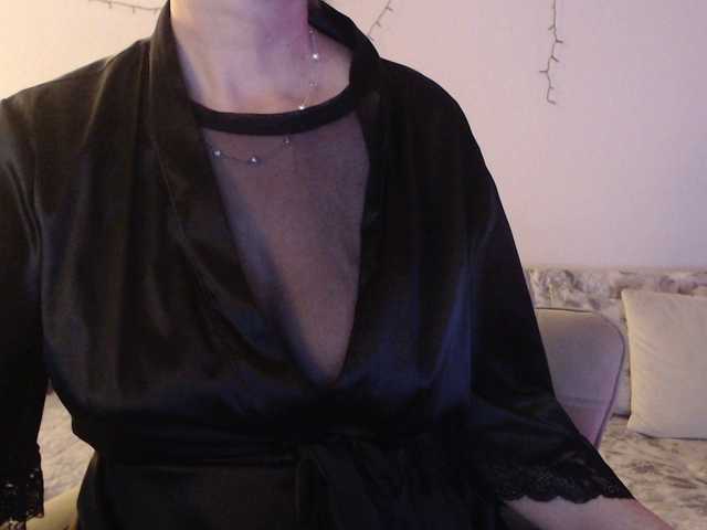 goodSnowQueen's BongaCams show and profile