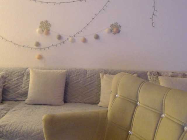 goodSnowQueen's BongaCams show and profile